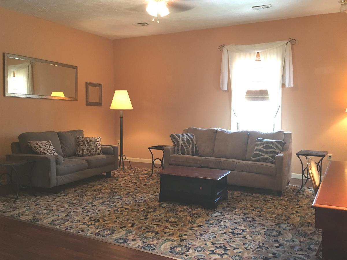 Mccali Manor, Llc Aparthotel Mount Pleasant Bagian luar foto
