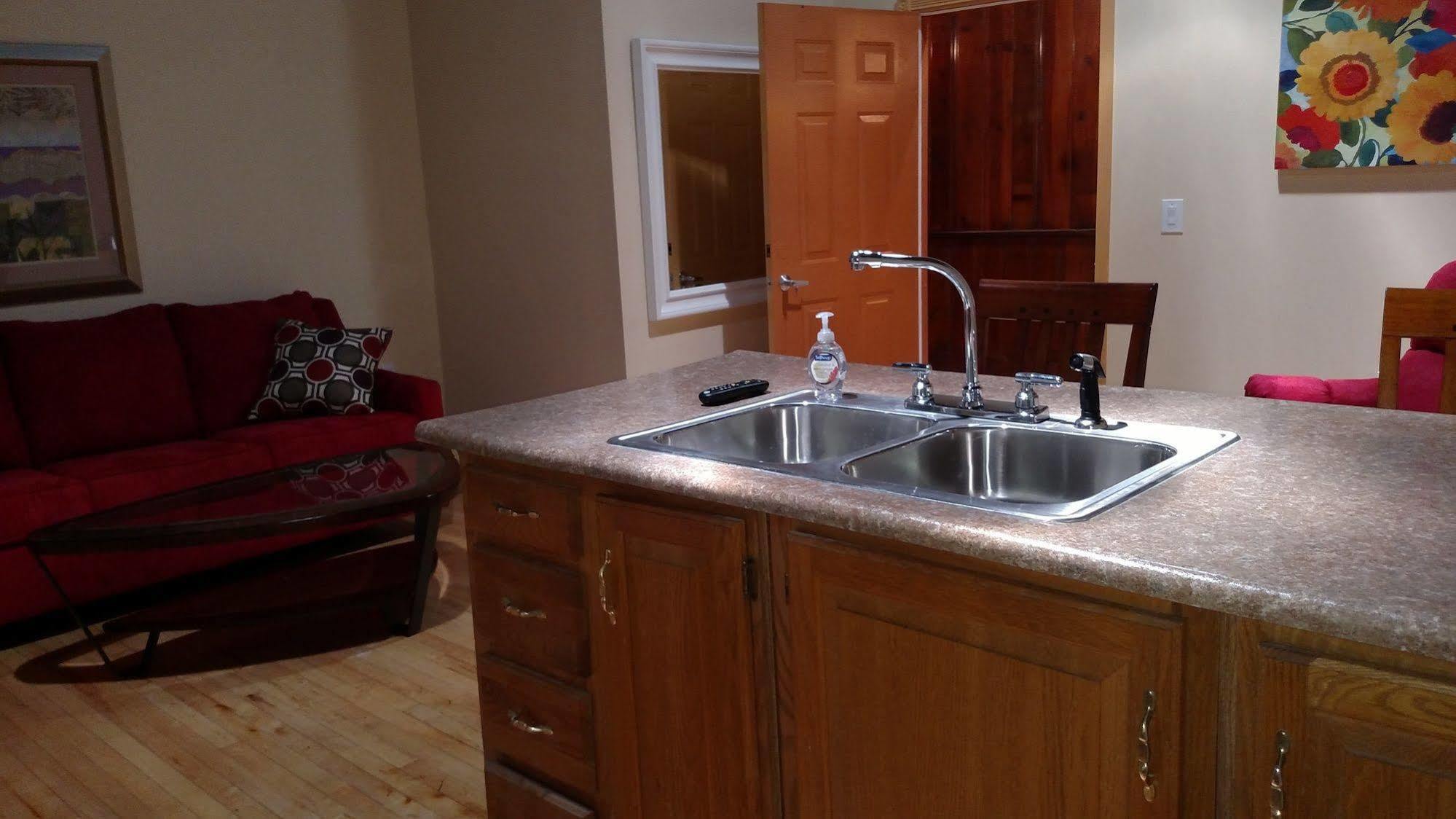 Mccali Manor, Llc Aparthotel Mount Pleasant Bagian luar foto