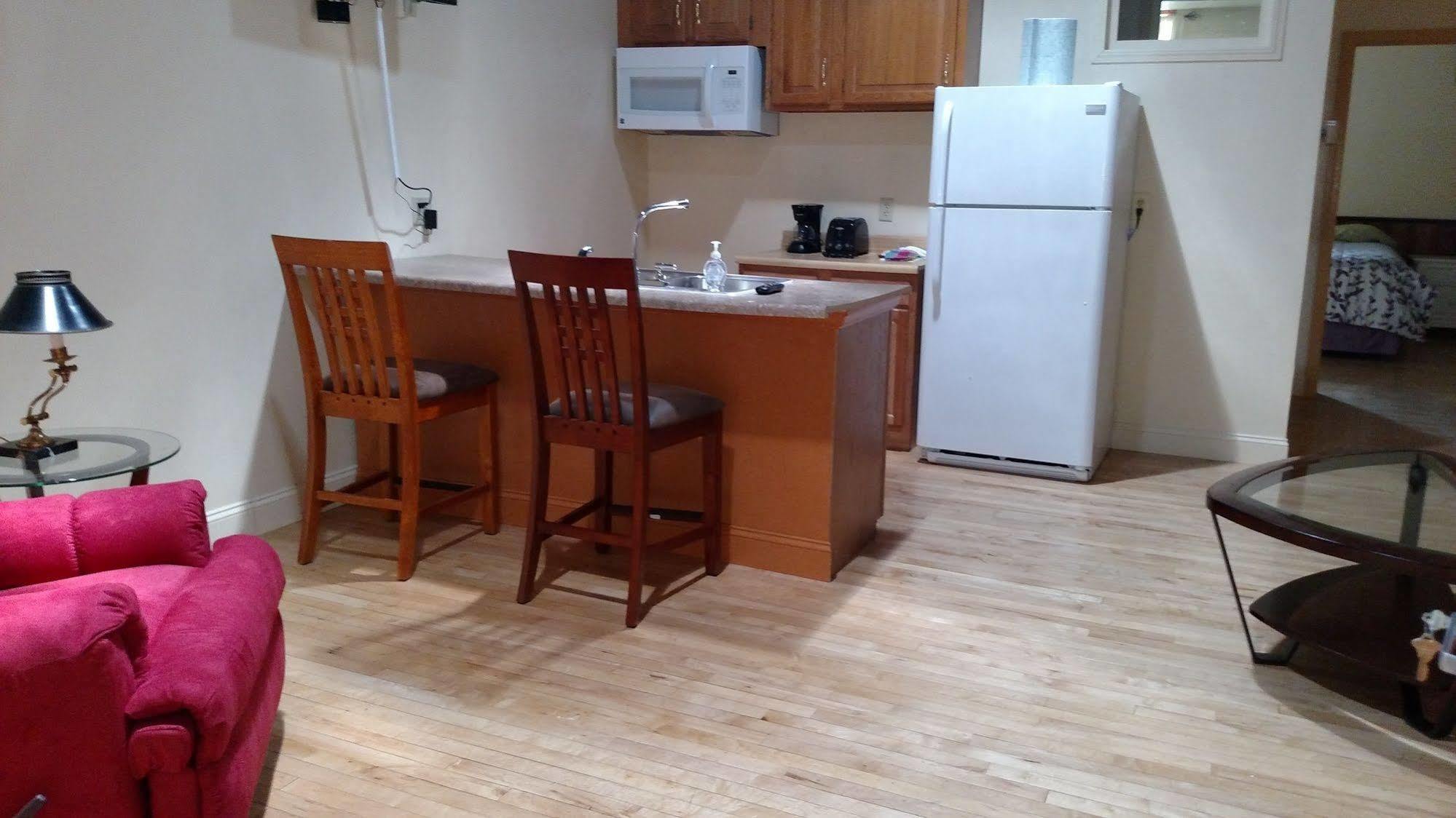 Mccali Manor, Llc Aparthotel Mount Pleasant Bagian luar foto