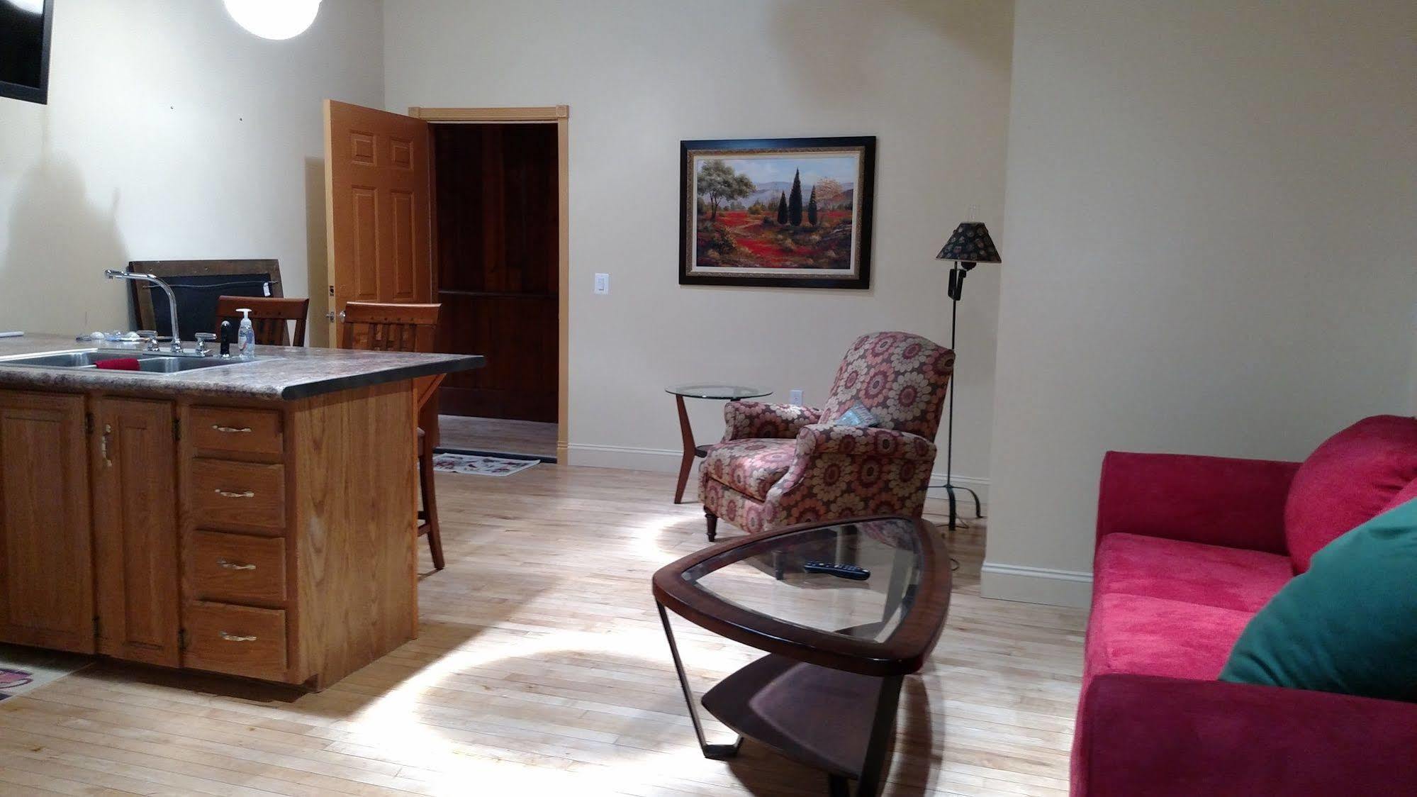 Mccali Manor, Llc Aparthotel Mount Pleasant Bagian luar foto