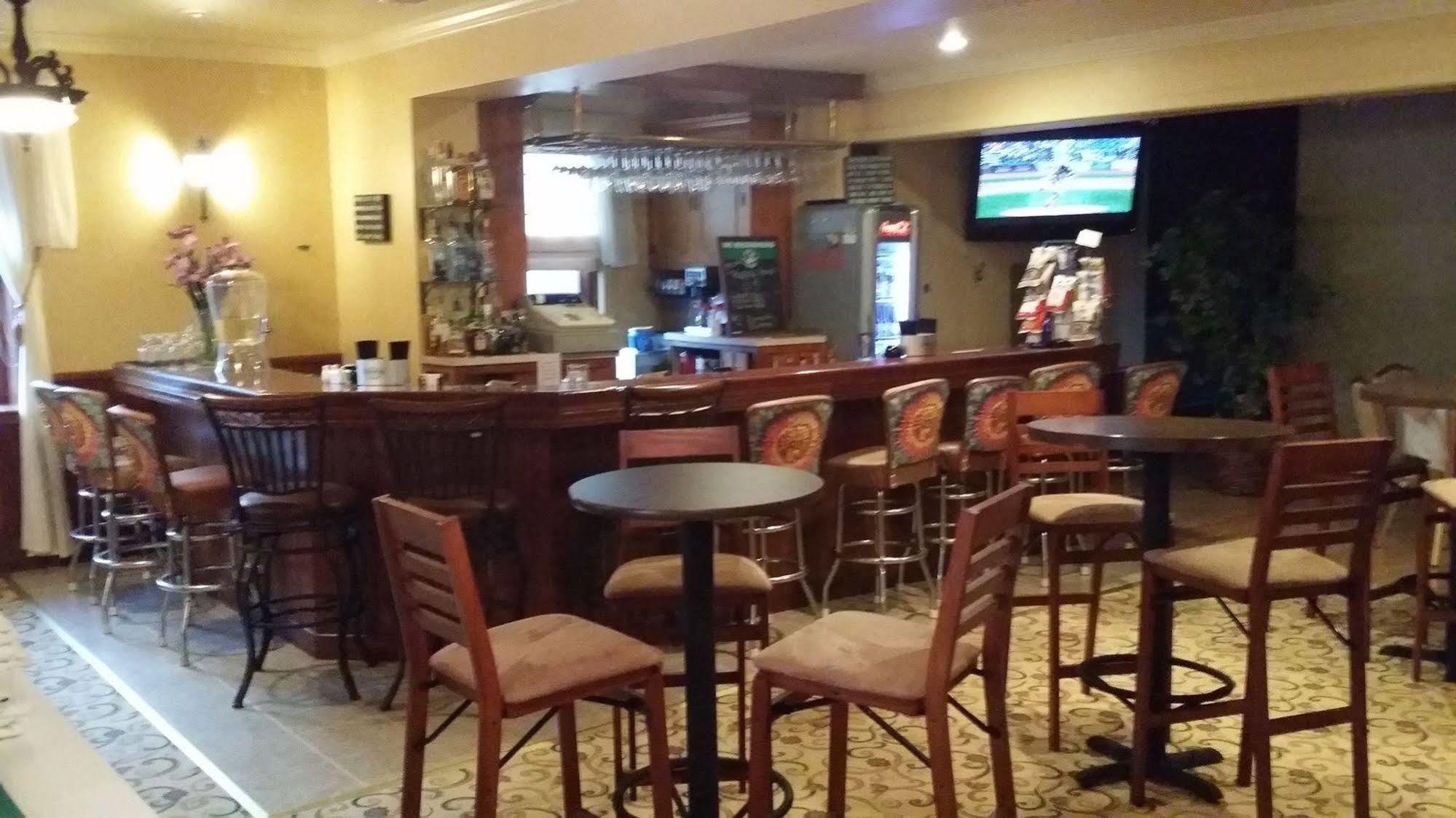 Mccali Manor, Llc Aparthotel Mount Pleasant Bagian luar foto